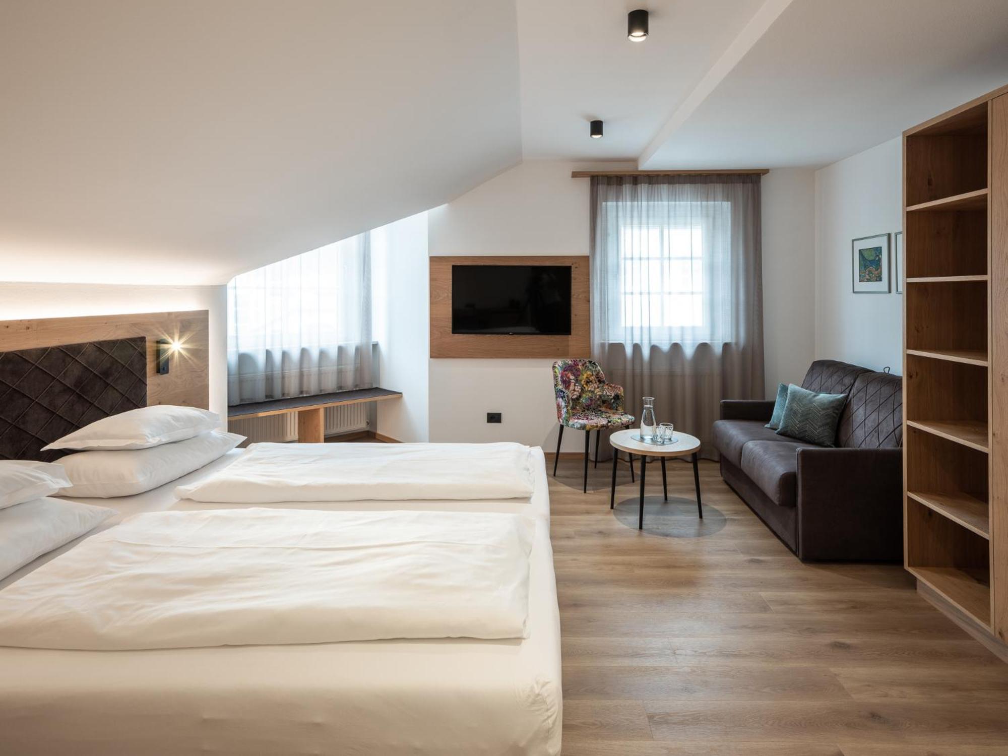 Hotel Blitzburg Бруніко Екстер'єр фото