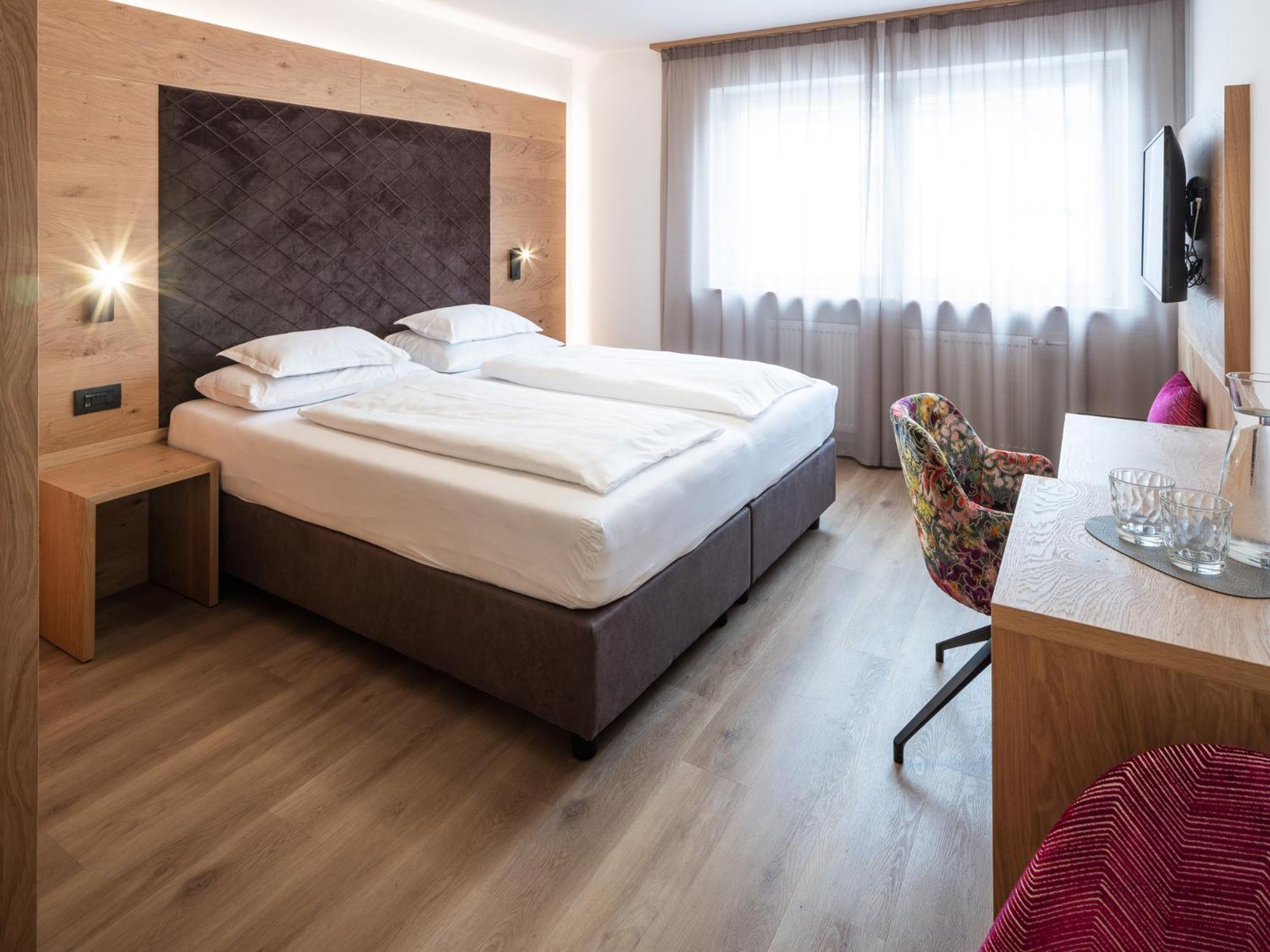 Hotel Blitzburg Бруніко Екстер'єр фото