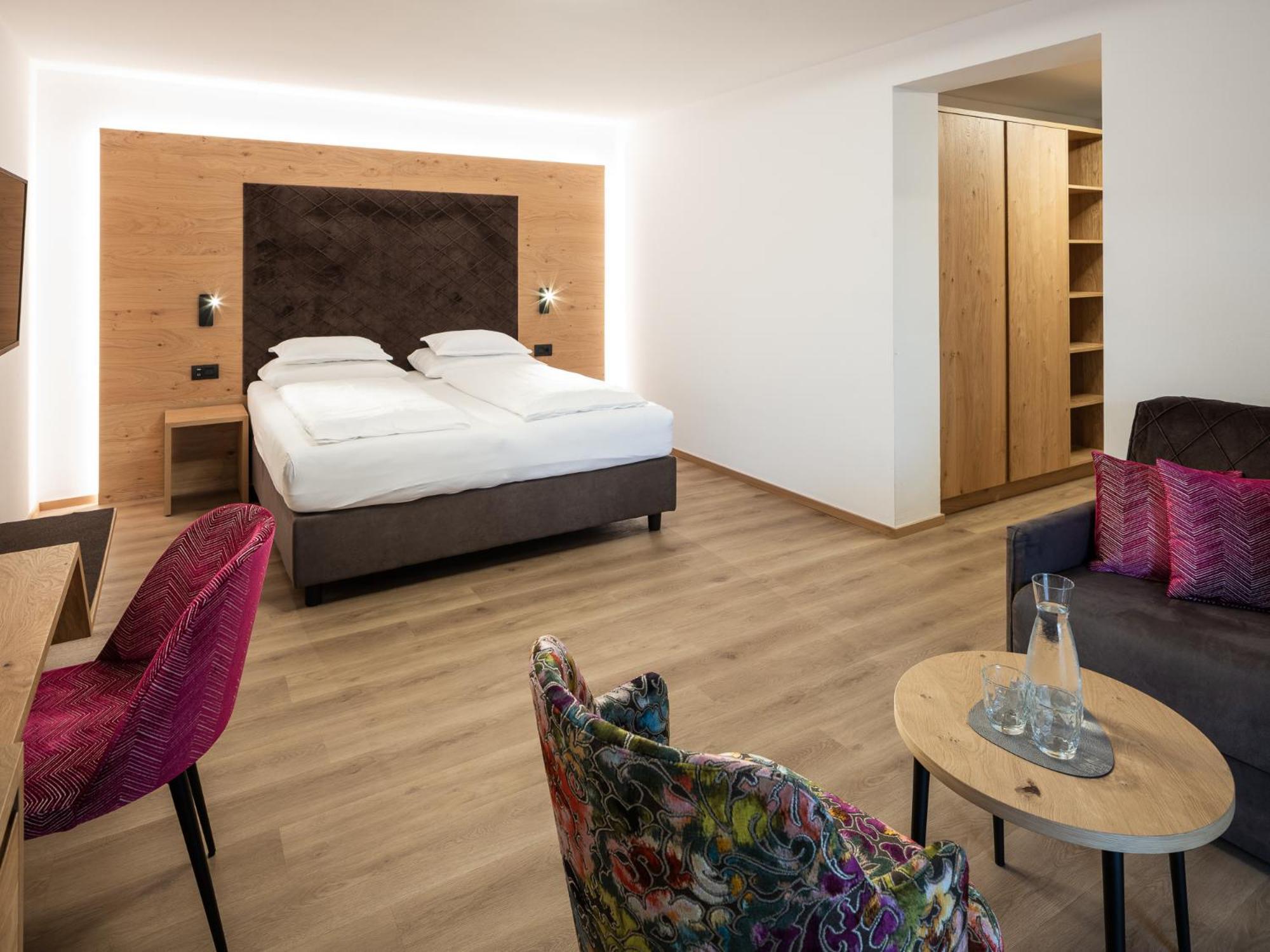 Hotel Blitzburg Бруніко Екстер'єр фото