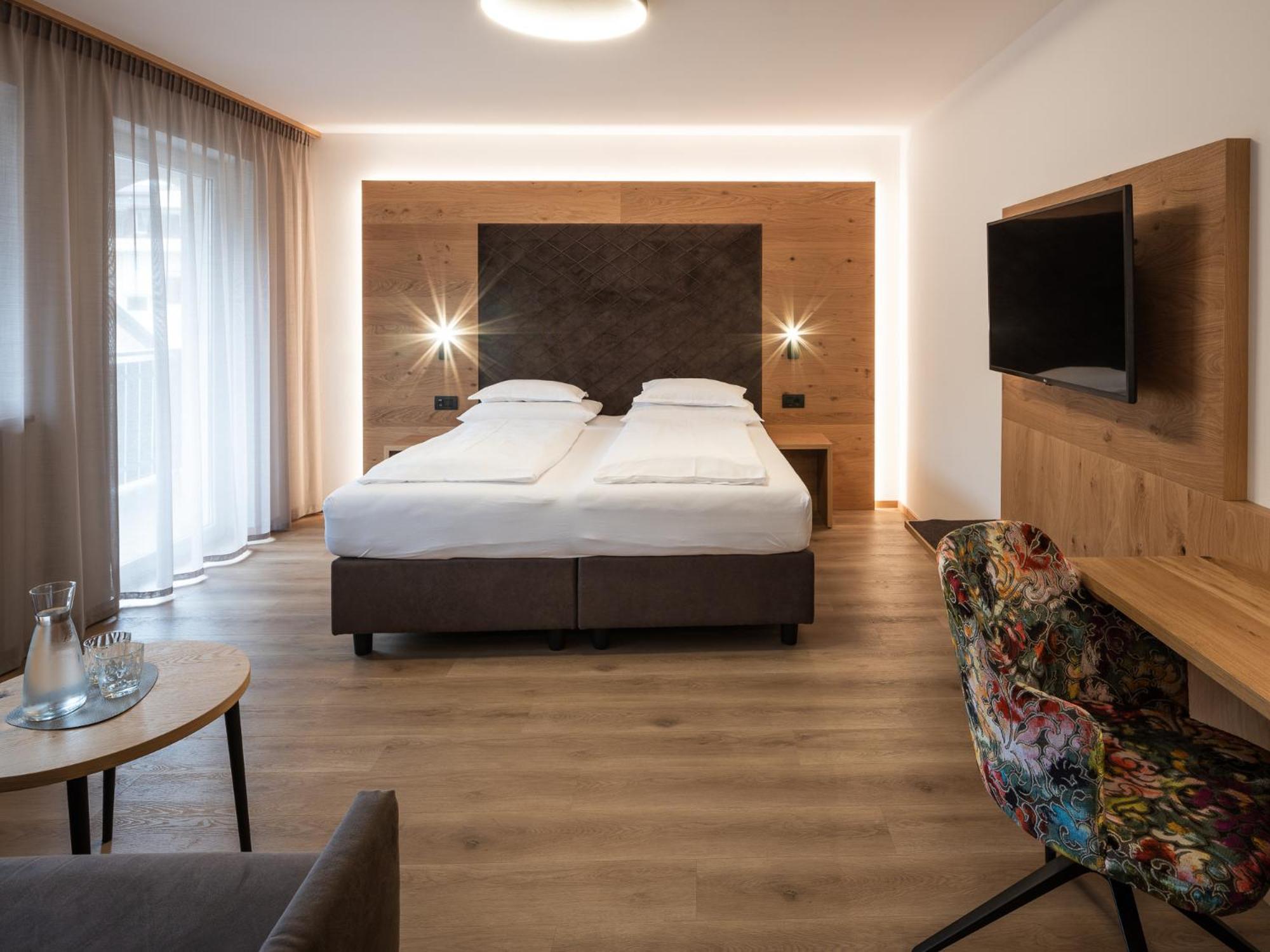 Hotel Blitzburg Бруніко Екстер'єр фото