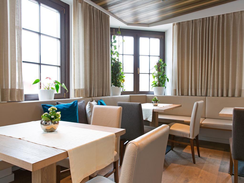 Hotel Blitzburg Бруніко Екстер'єр фото